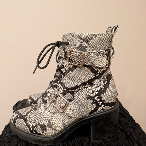 Snakeskin Faux leather heeled boots - Picture 3 of 10